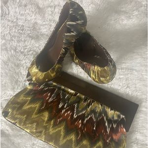 Aldo Abstract shoe with matching bag